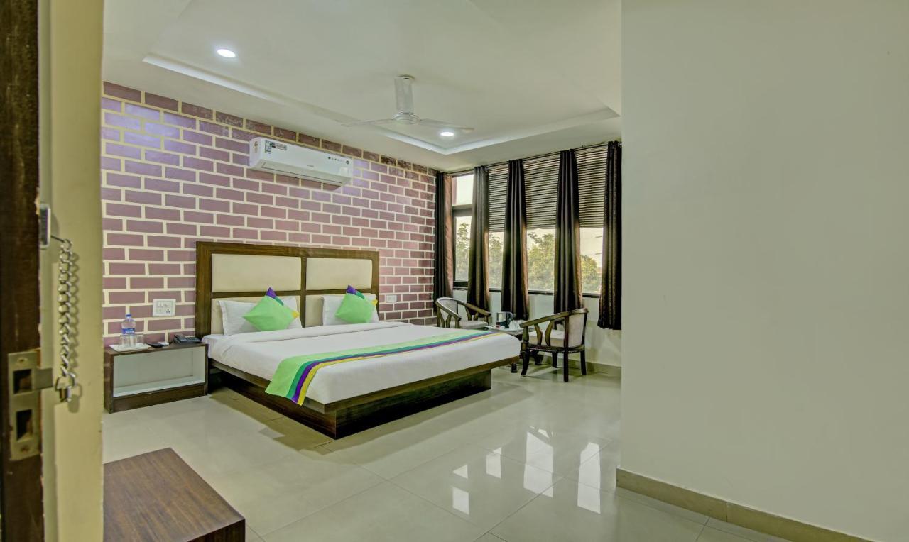 Hotel Treebo Trend Benz Chandīgarh Exterior foto