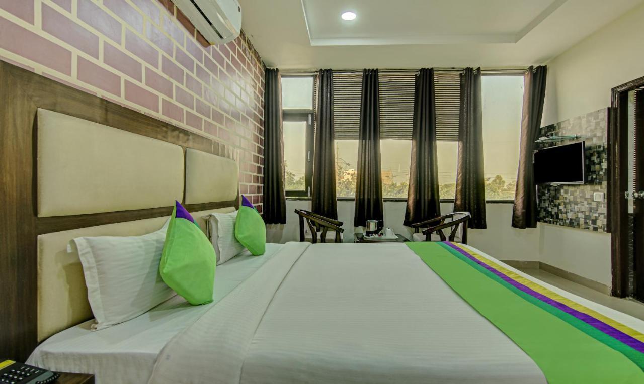 Hotel Treebo Trend Benz Chandīgarh Exterior foto