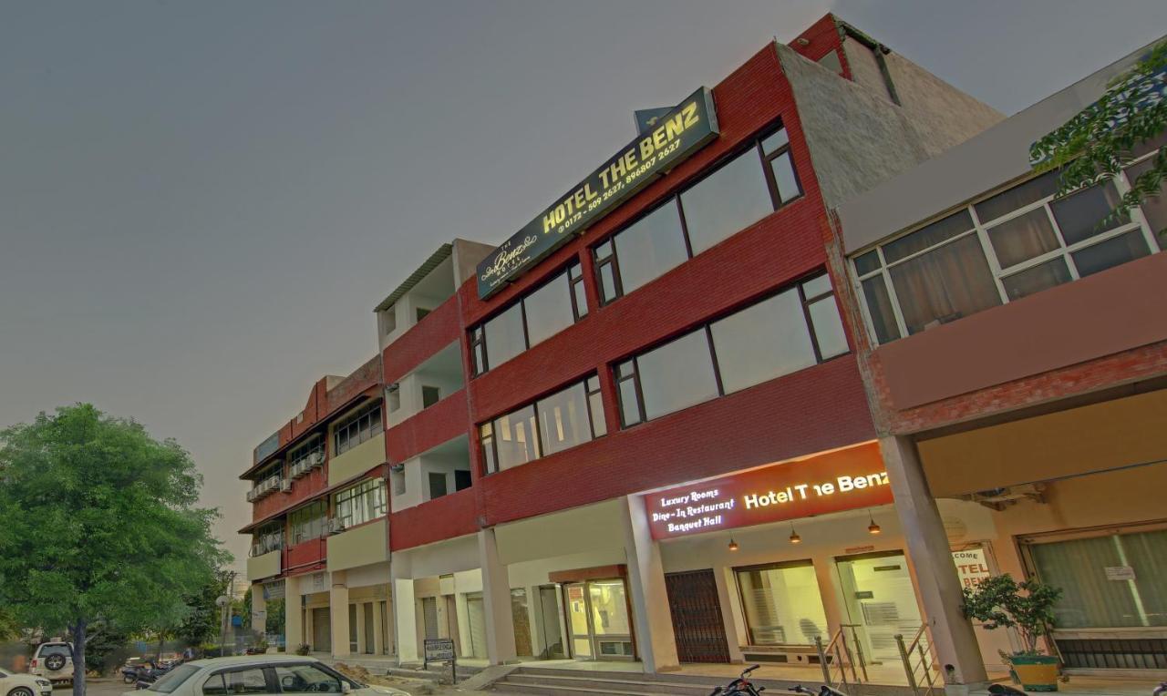 Hotel Treebo Trend Benz Chandīgarh Exterior foto